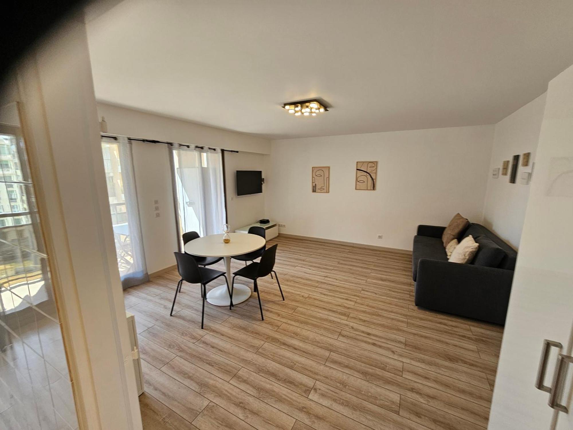 Beautiful 1 Bedroom Flat Nizza Esterno foto