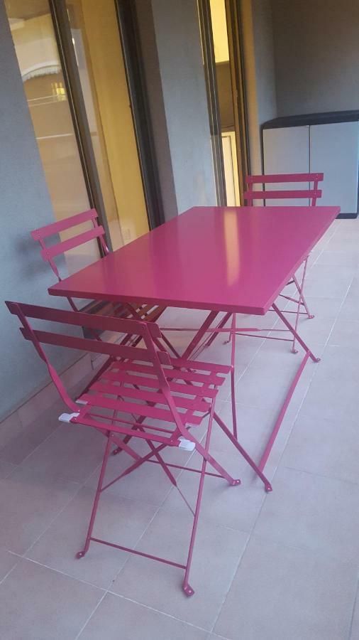 Beautiful 1 Bedroom Flat Nizza Esterno foto